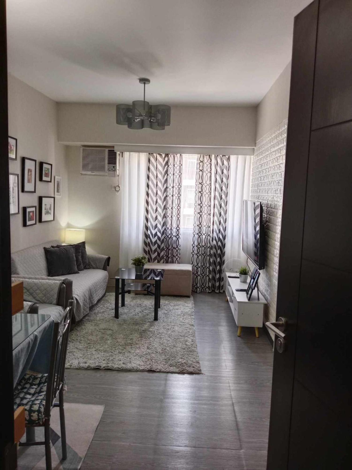 Spacious 2 Bedroom Unit For Rent Apartment *