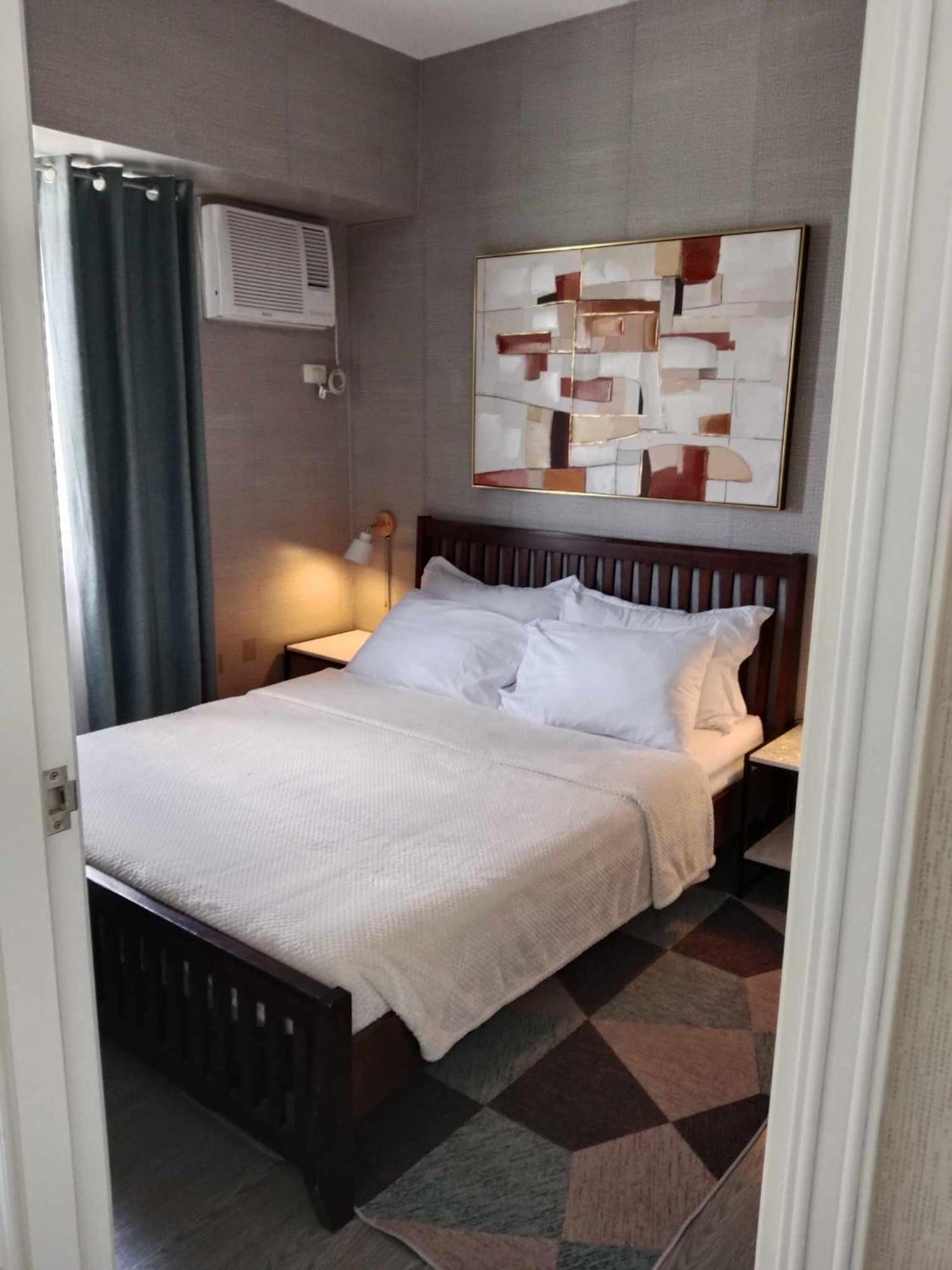 Spacious 2 Bedroom Unit For Rent *